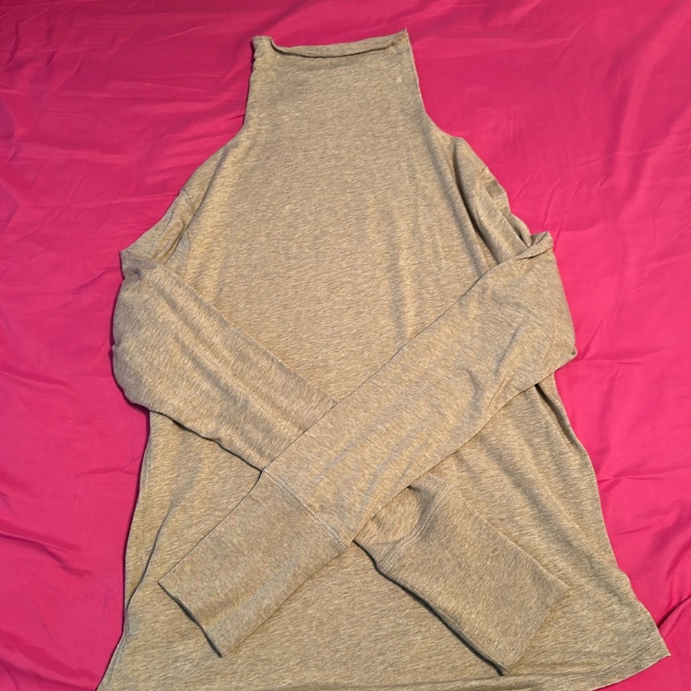 GAP TURTLE NECK SHIRT